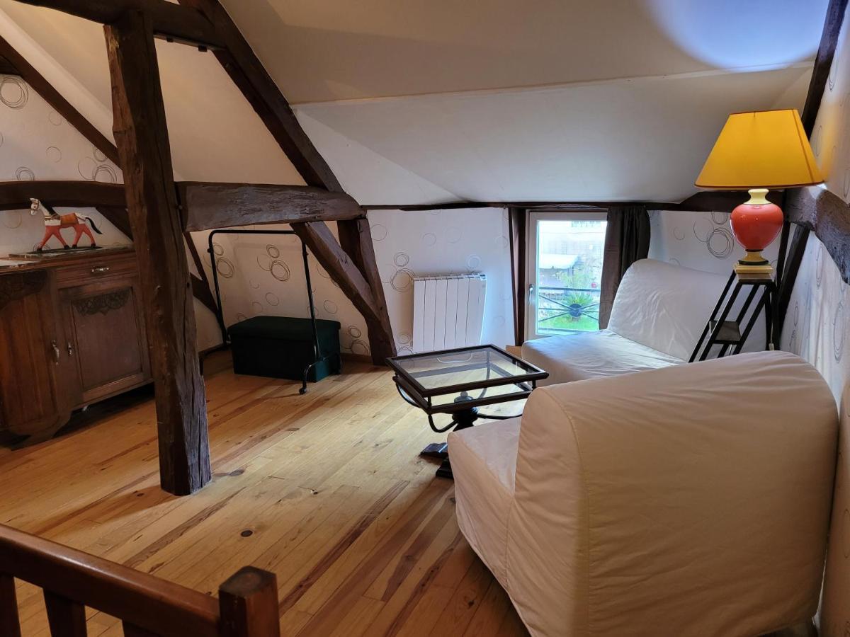 La Cour Du Chateau La Charite-sur-Loire Phòng bức ảnh
