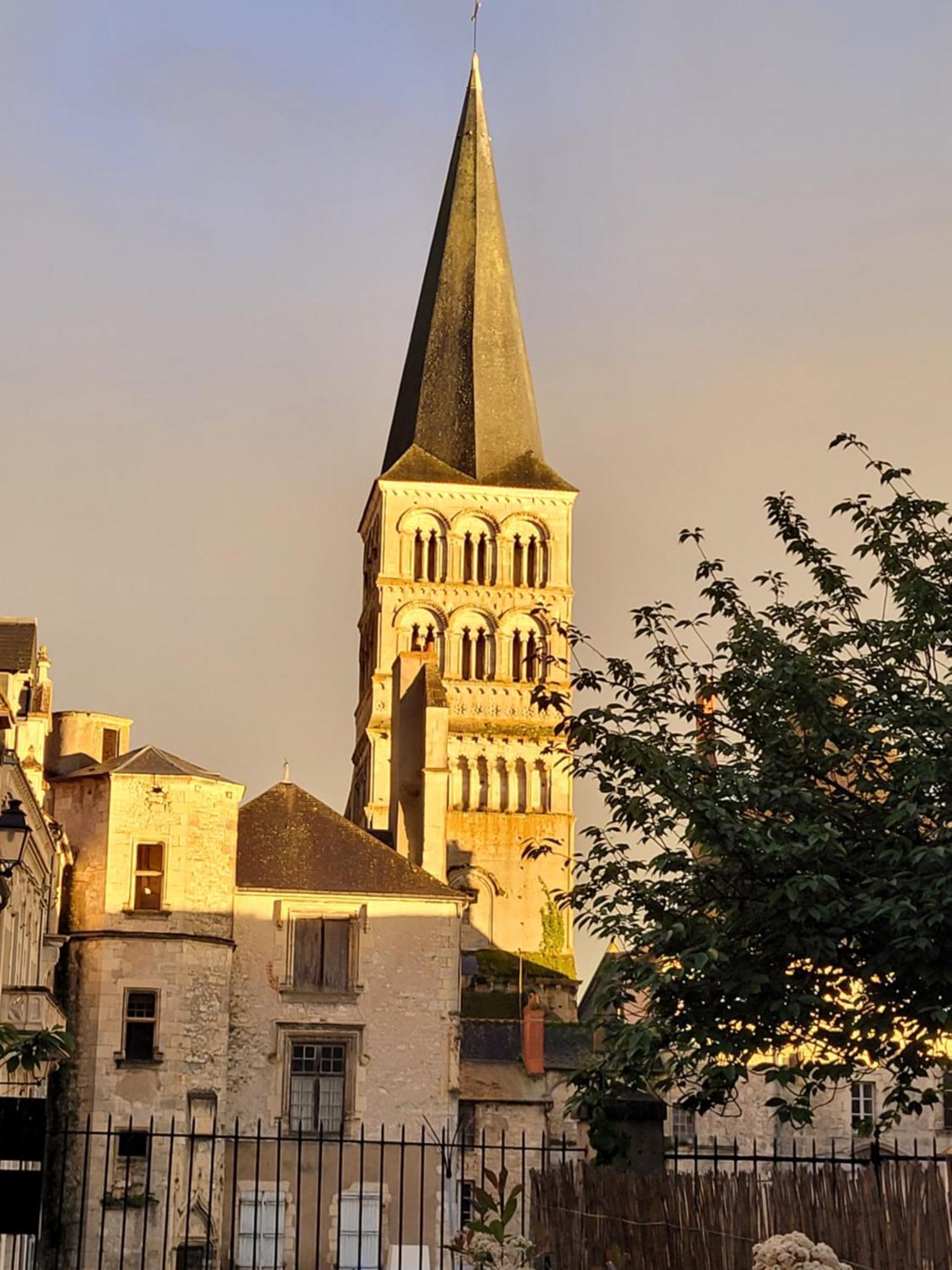 La Cour Du Chateau La Charite-sur-Loire Ngoại thất bức ảnh