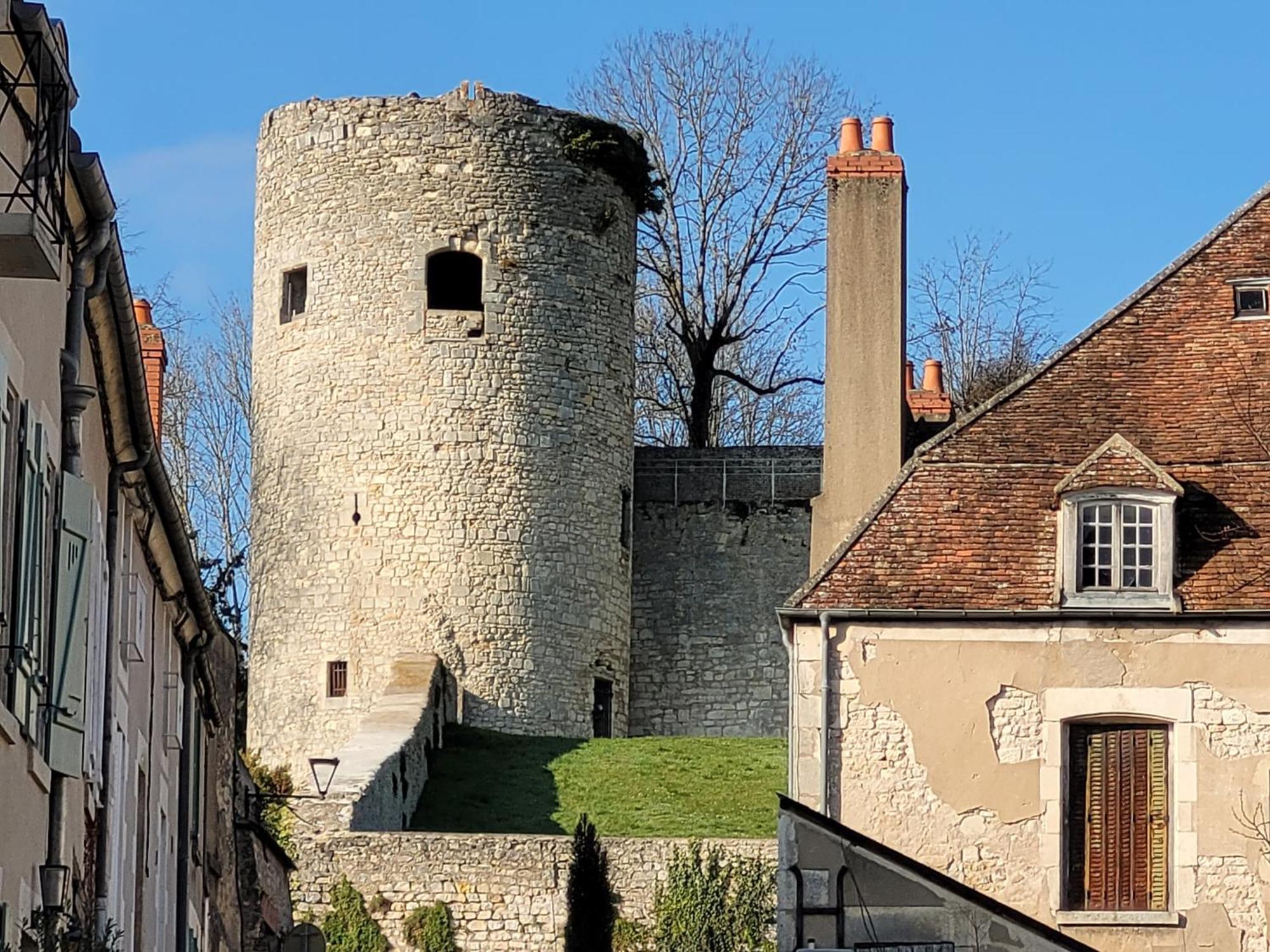 La Cour Du Chateau La Charite-sur-Loire Ngoại thất bức ảnh