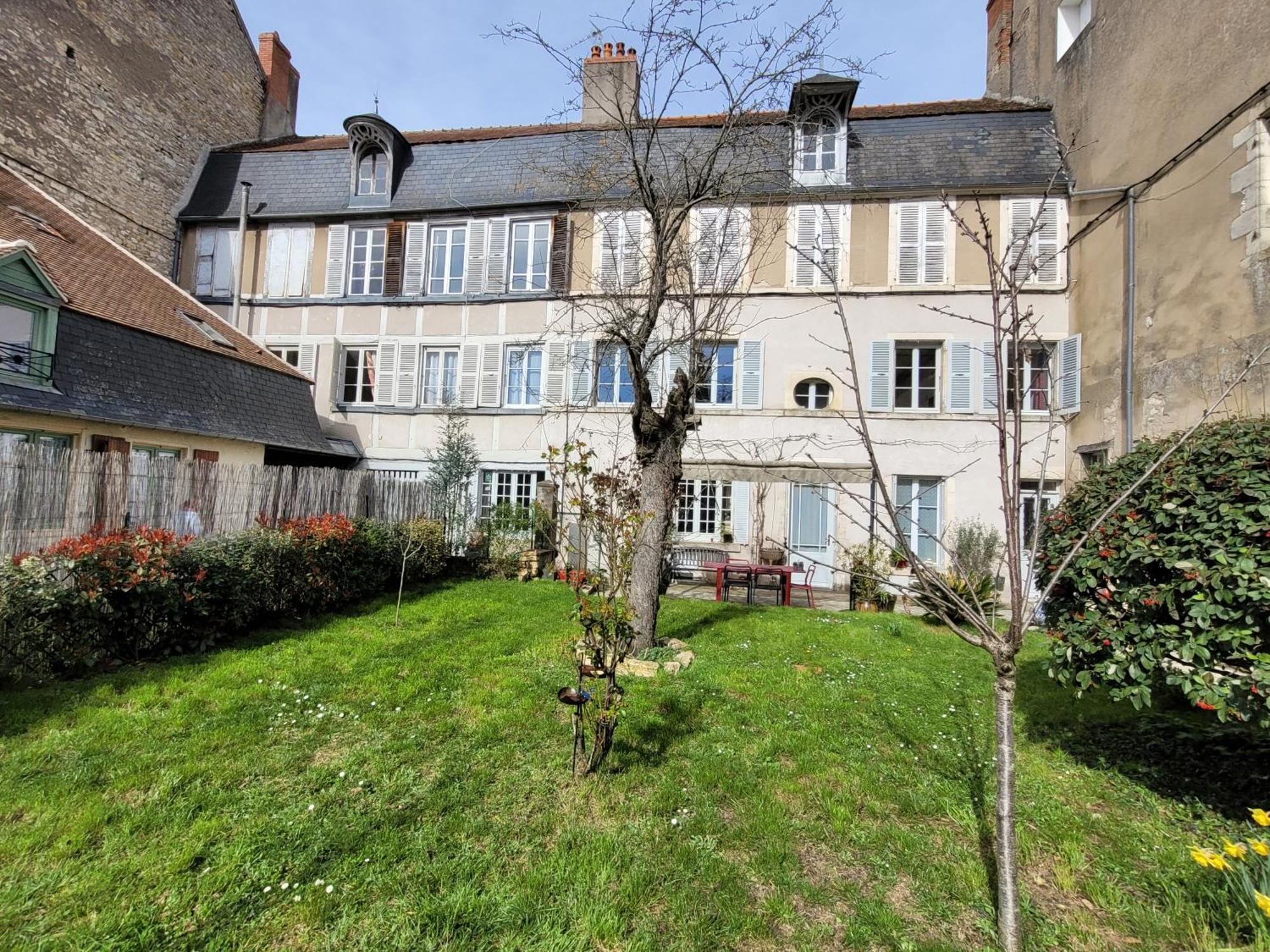 La Cour Du Chateau La Charite-sur-Loire Ngoại thất bức ảnh